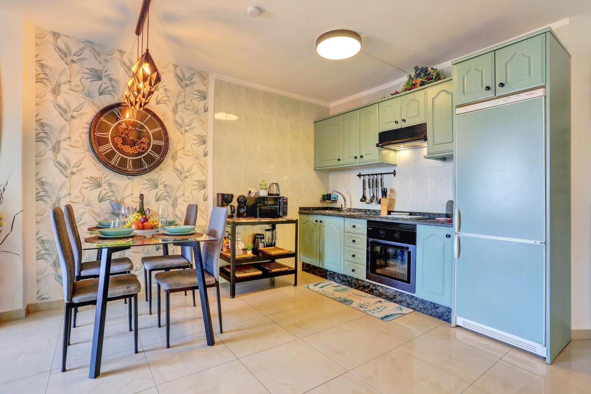 Luxory Dreamy Sunset, Seafront, Direct Access To The Promenade,Wifi,Pool,Free Parking Διαμέρισμα Los Cristianos  Εξωτερικό φωτογραφία